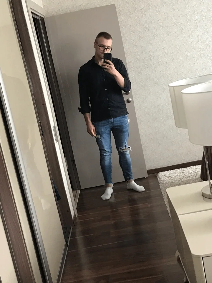 Это я в своём самом деловом наряде.